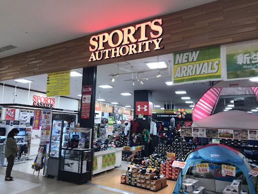 メガスポーツ 沖縄ライカム店