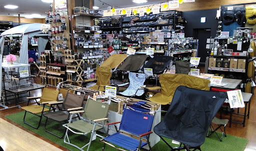 メガスポーツ 新小松店